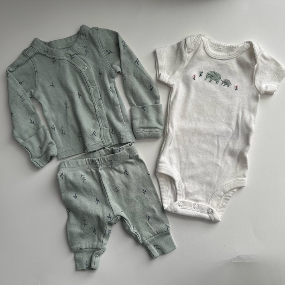 Carter's Green and White Matching Set